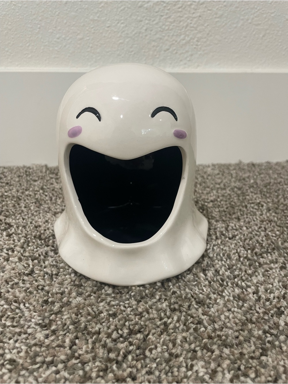 Ghost sponge holder